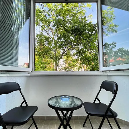 Leyla Lux * Βελιγράδι